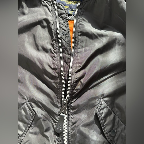NWOT original Alpha Industries lightweight bomber - Picture 8 of 11